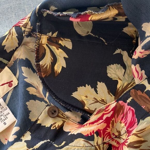 Orvis silk floral short sleeve button closure blouse top size S - Picture 6 of 8